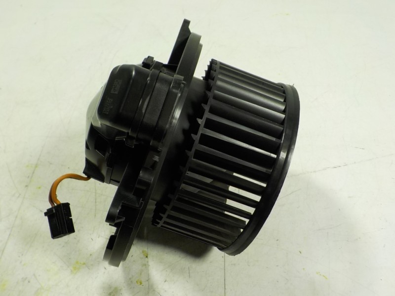 Recambio de motor calefaccion para bmw serie 1 lim. (f21) 2.0 turbodiesel referencia OEM IAM 64119350395 T903542 T903542