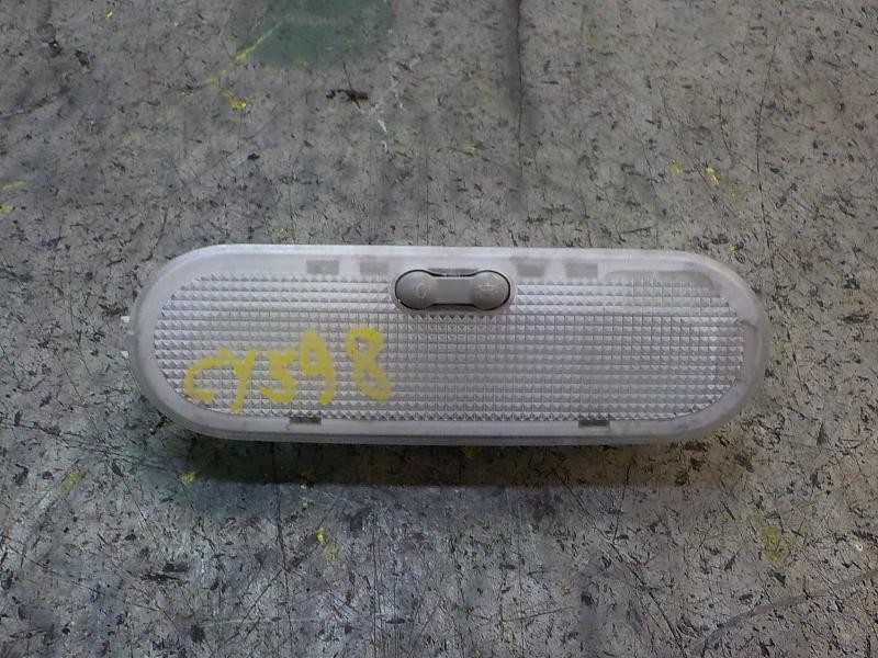 Recambio de piloto interior para renault kangoo 1.5 dci diesel referencia OEM IAM   