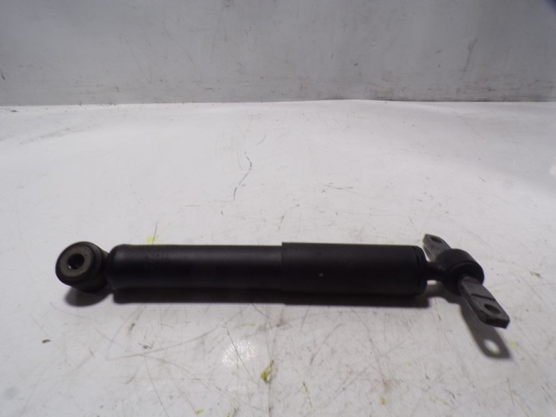 Recambio de amortiguador trasero izquierdo para toyota proace city 1.5 dci referencia OEM IAM SU001B0957 9826242880 