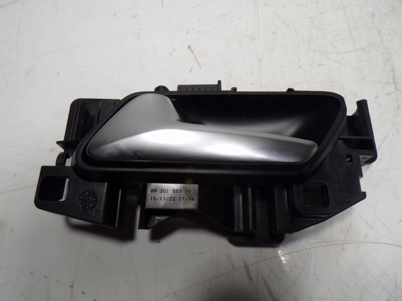 Recambio de maneta interior delantera izquierda para opel corsa f electric referencia OEM IAM  98201553VV 