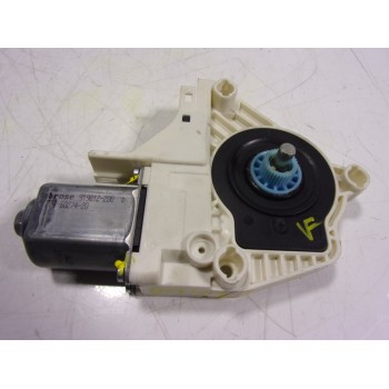 MOTOR ELEVALUNAS TRASERO DERECHO 8K0959811A 8K0959811A 