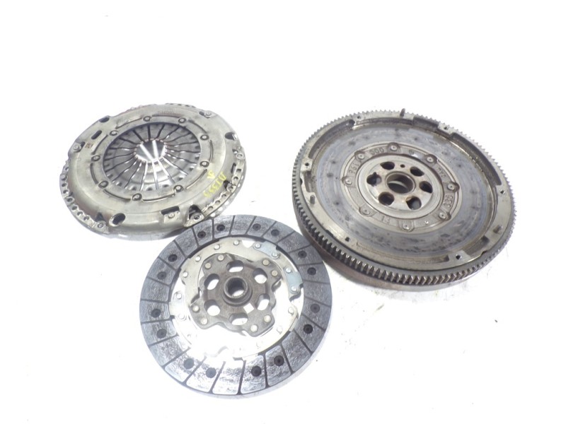 Recambio de kit embrague para audi a3 sportback (8vf) s line edition referencia OEM IAM 04C141031H 04C141025R 