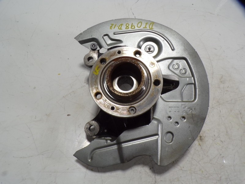 Recambio de mangueta delantera izquierda para toyota proace city 1.5 dci referencia OEM IAM SU001B2346  