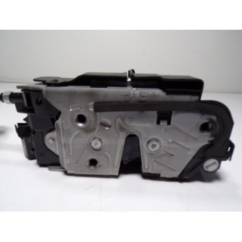 CERRADURA PUERTA TRASERA IZQUIERDA 5TA839015Q 