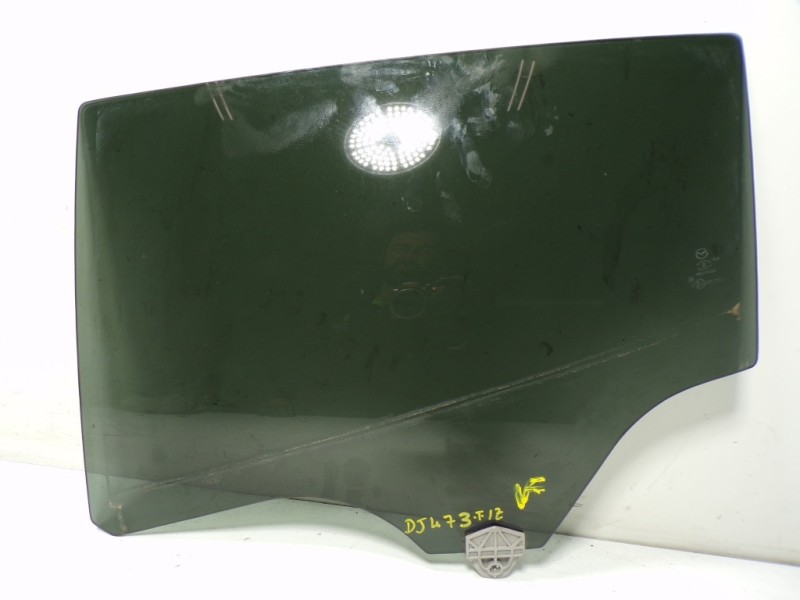 Recambio de cristal puerta trasero izquierdo para mazda 3 berlina (bp) evolution referencia OEM IAM   