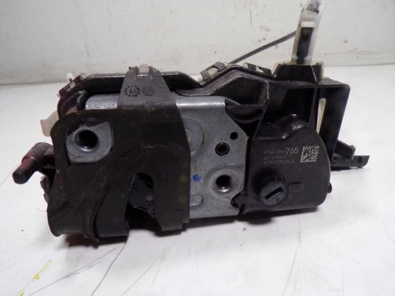 Recambio de cerradura puerta trasera derecha para citroën c3 aircross 1.2 12v vti referencia OEM IAM 9826676580 266765 