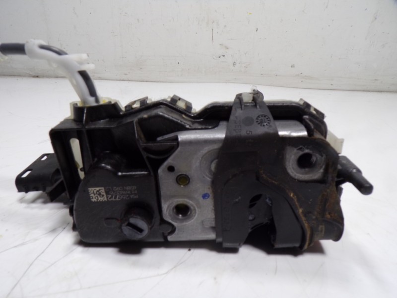 Recambio de cerradura puerta trasera izquierda para citroën c3 aircross 1.2 12v vti referencia OEM IAM 9826677280 266772 