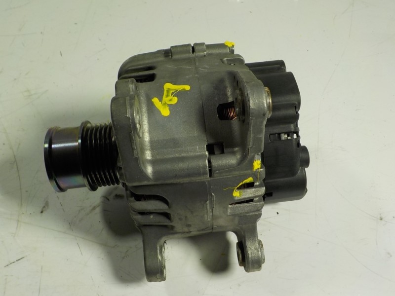 Recambio de alternador para volkswagen polo (6c1) 1.2 tsi referencia OEM IAM  04E903021N 