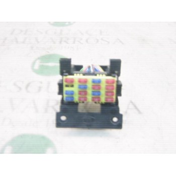 CAJA RELES / FUSIBLES 