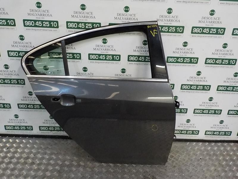 Recambio de puerta trasera derecha para opel insignia berlina 2.0 16v cdti referencia OEM IAM 22796348  