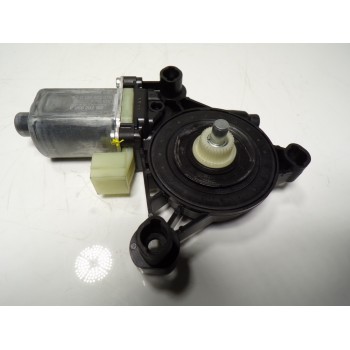 MOTOR ELEVALUNAS DELANTERO DERECHO 5Q0959802C 5Q0959802C 