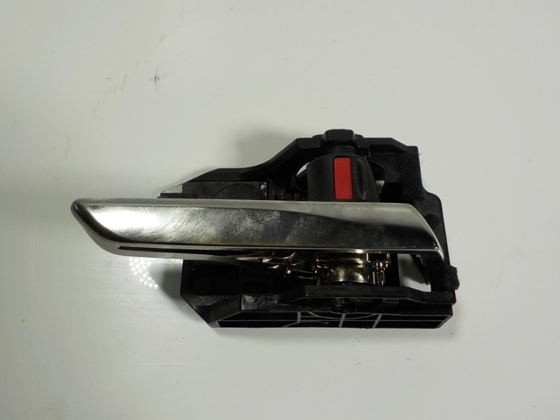 Recambio de maneta interior delantera derecha para mazda 3 berlina (bp) evolution referencia OEM IAM  BCJHV8392RH 