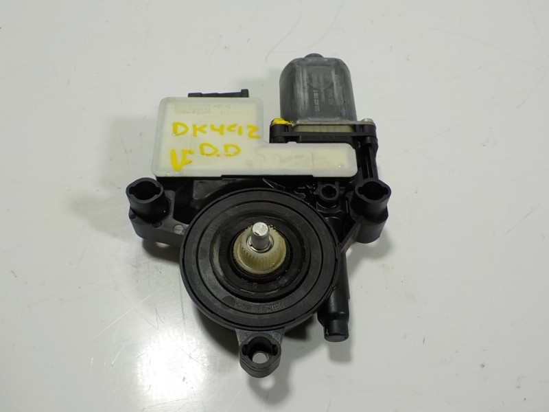 Recambio de motor elevalunas delantero derecho para seat arona 1.6 tdi referencia OEM IAM 2Q1959406B 2Q1959406 0130822064
