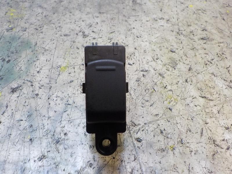 Recambio de mando elevalunas trasero derecho para suzuki swift azg (nz) 1.2 cat referencia OEM IAM 3799568L00  