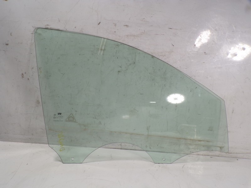 Recambio de cristal puerta delantero derecho para hyundai i20 1.4 cat referencia OEM IAM 824211J000  