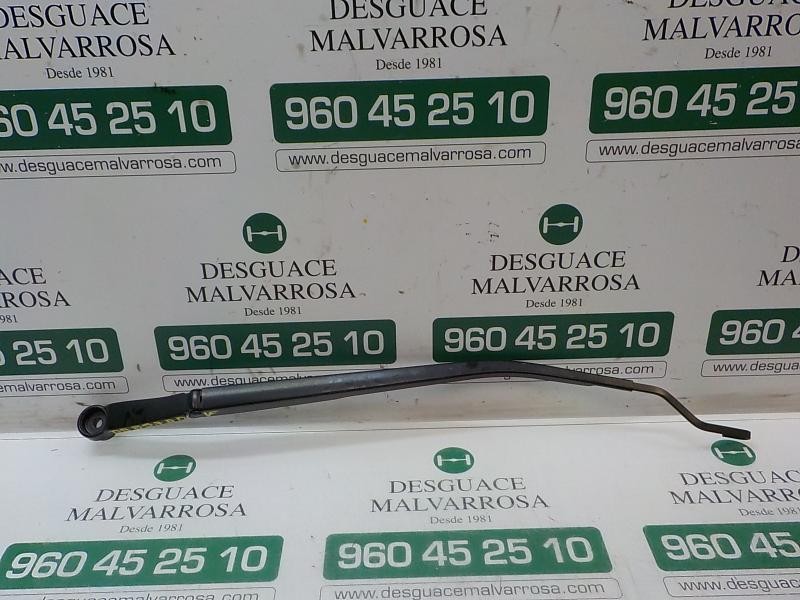 Recambio de brazo limpia delantero derecho para hyundai i20 klass referencia OEM IAM   