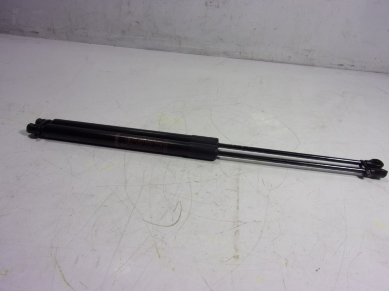 Recambio de amortiguadores maletero / porton para toyota c-hr 132 kw referencia OEM IAM 68950F4052  