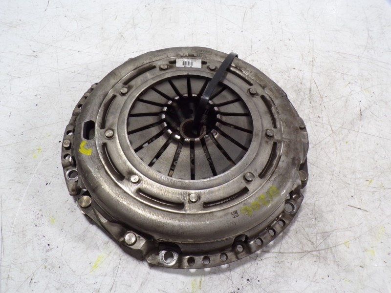 Recambio de kit embrague para ford focus lim. (cb8) 1.6 tdci cat referencia OEM IAM 2088325  