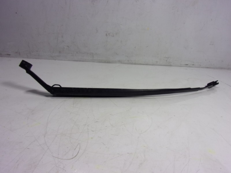 Recambio de brazo limpia delantero derecho para toyota c-hr 132 kw referencia OEM IAM 85211F4011  