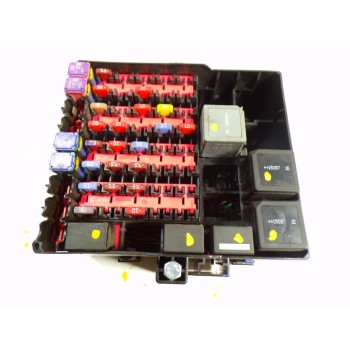 CAJA RELES / FUSIBLES 6V5114A175AA 