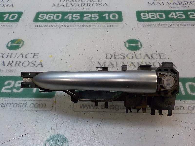 Recambio de maneta exterior delantera izquierda para renault megane ii berlina 5p 1.9 dci diesel referencia OEM IAM   