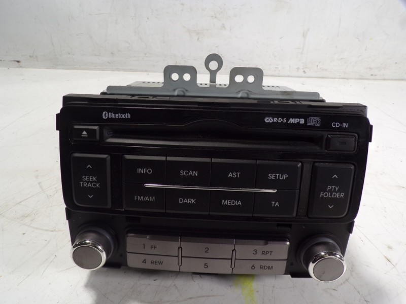 Recambio de sistema audio / radio cd para hyundai i20 1.4 cat referencia OEM IAM 961211J252BLH 961211J252 