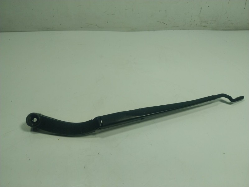 Recambio de brazo limpia delantero izquierdo para kia sorento iii (um) 2.2 crdi 4wd referencia OEM IAM 98311C5000  