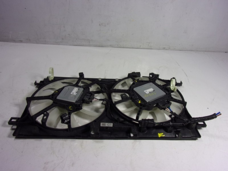 Recambio de electroventilador para toyota c-hr 132 kw referencia OEM IAM 16711F2110 1636324100 