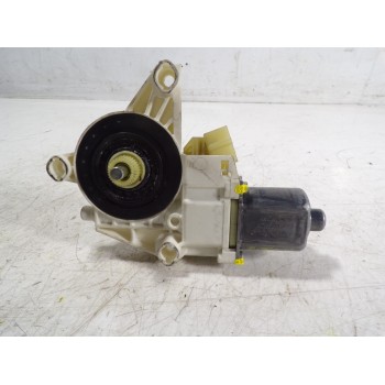 MOTOR ELEVALUNAS DELANTERO DERECHO A2048200242 A2048200242 971132100