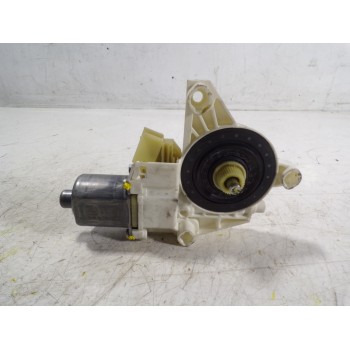 MOTOR ELEVALUNAS DELANTERO IZQUIERDO A2048200142 A2048200142 971133100