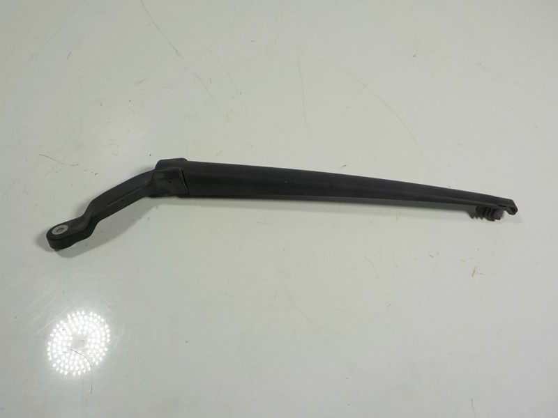Recambio de brazo limpia trasero para lexus rx 450h referencia OEM IAM 8524148060  