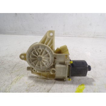 MOTOR ELEVALUNAS TRASERO IZQUIERDO A2048200542 A2048200542 961111100