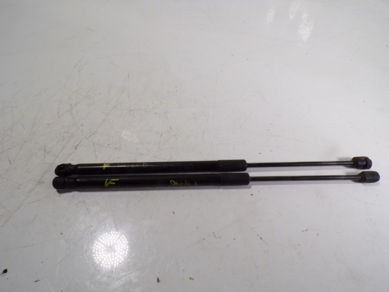 Recambio de amortiguadores maletero / porton para kia venga 1.6 cat referencia OEM IAM 817701P000  