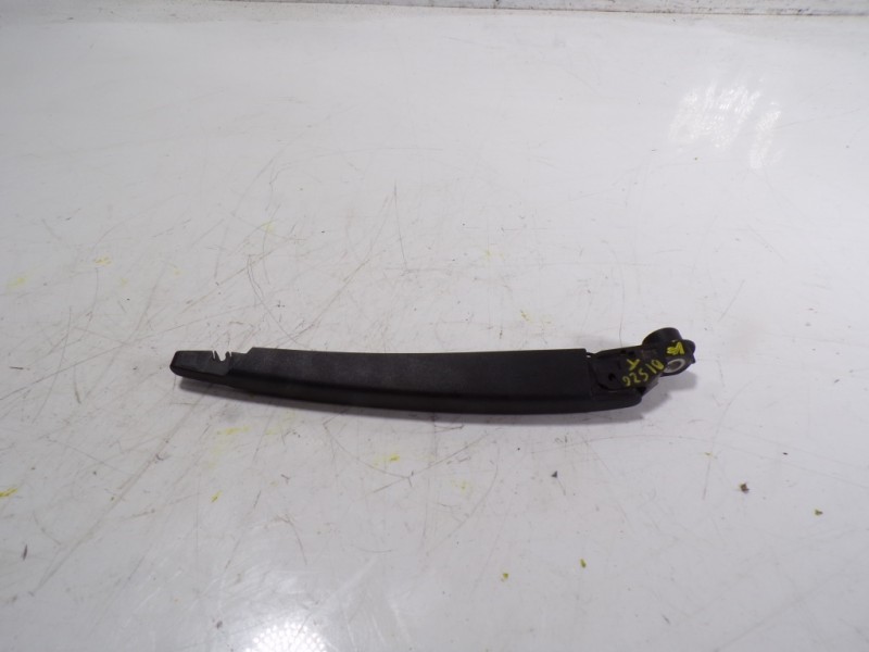 Recambio de brazo limpia trasero para kia venga 1.6 cat referencia OEM IAM 988151P000  