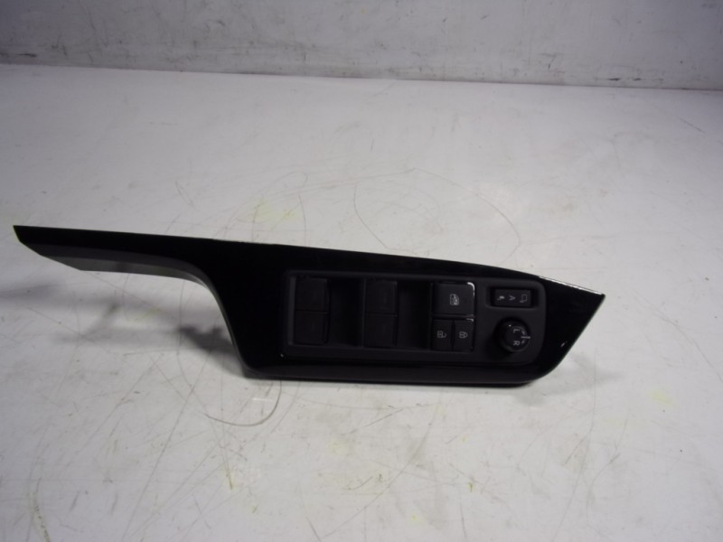 Recambio de mando elevalunas delantero izquierdo para toyota c-hr 132 kw referencia OEM IAM 84040F4090 84040F4090 4820B13