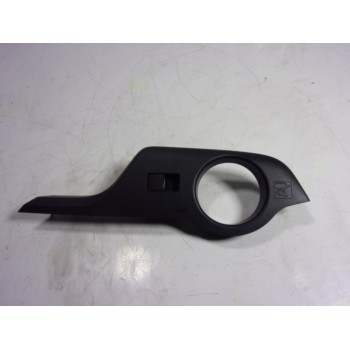 MANDO ELEVALUNAS TRASERO DERECHO 8481002240 