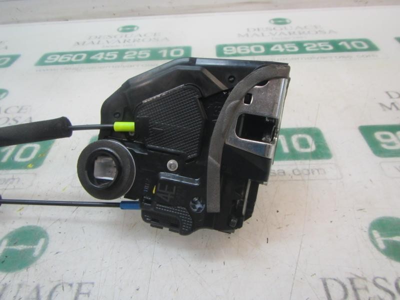 Recambio de cerradura puerta trasera derecha para toyota corolla hybrid referencia OEM IAM 6905002580  