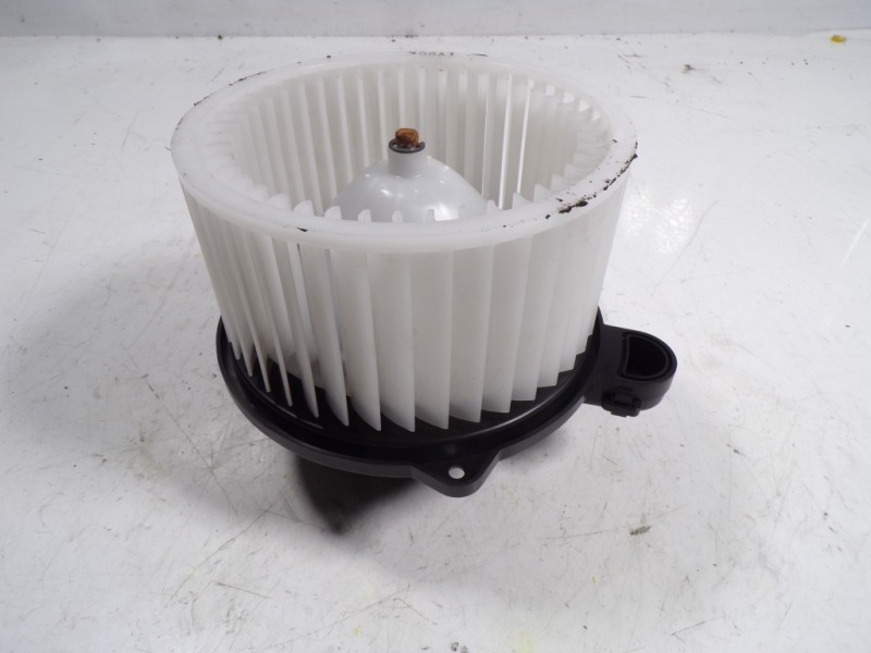 Recambio de motor calefaccion para kia xceed 1.4 tgdi cat referencia OEM IAM 97113J7000 EB1D1NXJAA EB1D1NXJAA