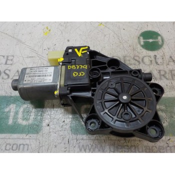 MOTOR ELEVALUNAS DELANTERO DERECHO 67622755854 0130822375