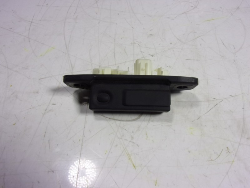 Recambio de maneta porton para toyota c-hr 132 kw referencia OEM IAM 84840F4020  