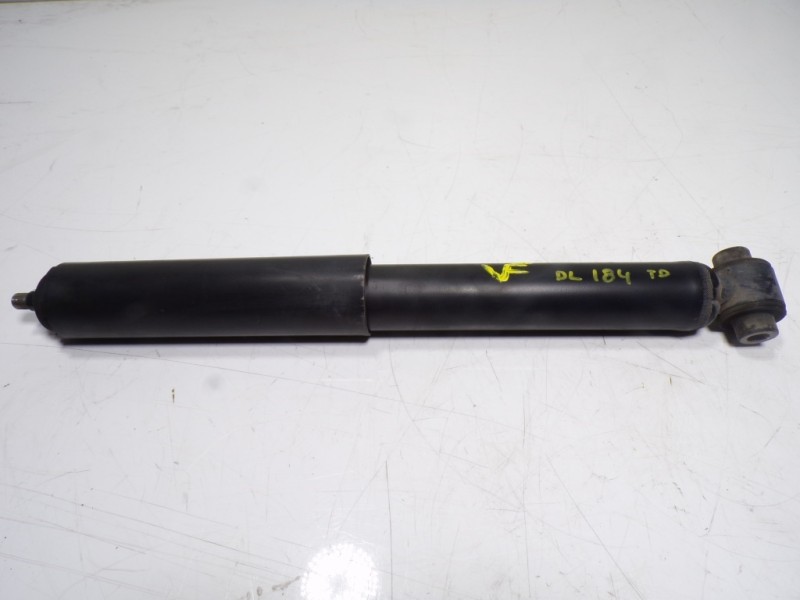 Recambio de amortiguador trasero izquierdo para peugeot 5008 1.2 12v e-thp referencia OEM IAM 9823286480 9823286480 