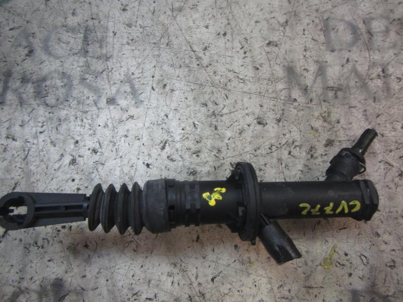 Recambio de bomba embrague para renault megane iii berlina 5 p dynamique referencia OEM IAM 306100018R  