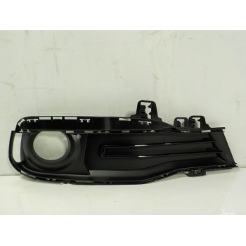 REJILLA PARAGOLPES DERECHA 