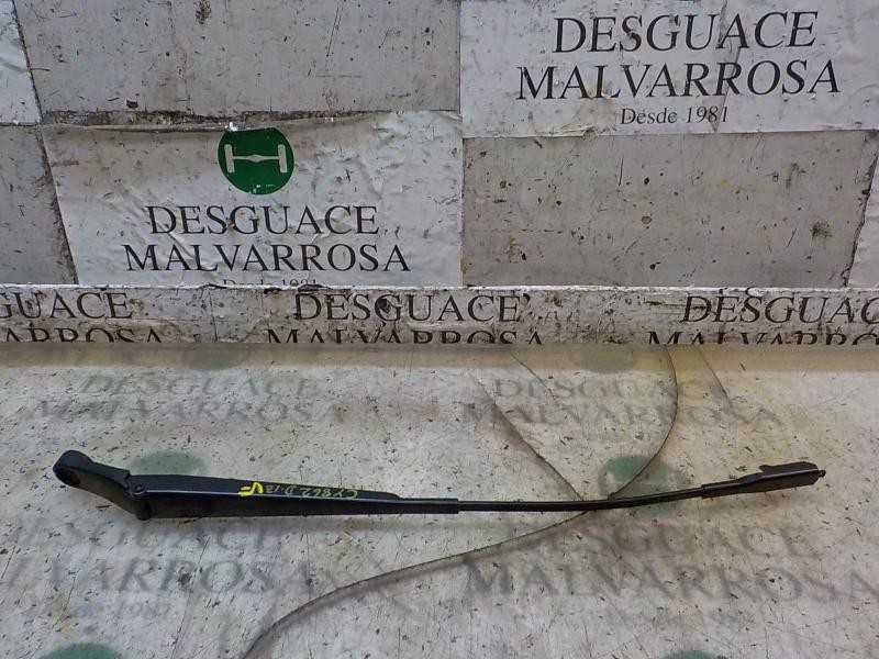 Recambio de brazo limpia delantero izquierdo para opel zafira b 1.6 16v cat referencia OEM IAM   