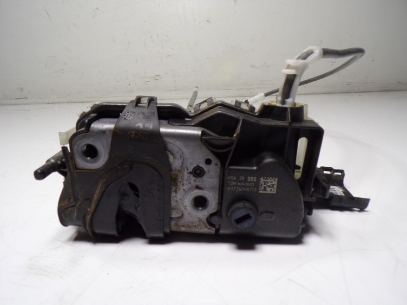 Recambio de cerradura puerta trasera derecha para peugeot 5008 1.2 12v e-thp referencia OEM IAM 9822829280 16943633 