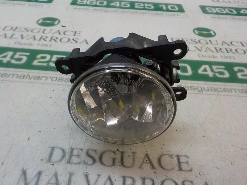 Recambio de faro antiniebla derecho para dacia duster basis 4x2 referencia OEM IAM 261500097R  