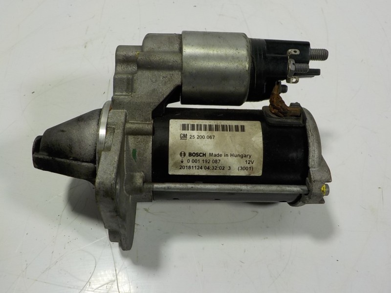 Recambio de motor arranque para opel corsa e 1.4 referencia OEM IAM 55578921 0001192087 25200067