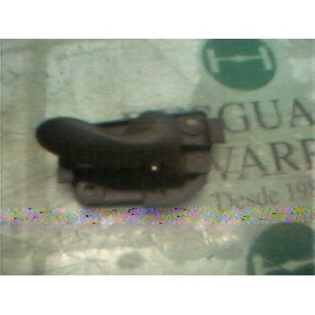 MANETA INTERIOR DELANTERA DERECHA 