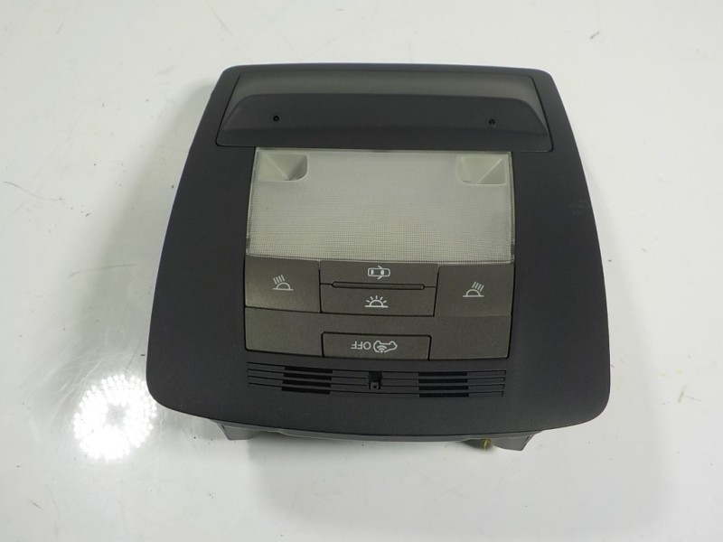 Recambio de piloto interior para lexus rx 450h referencia OEM IAM 8126048670C0 8973248070 1D153031G