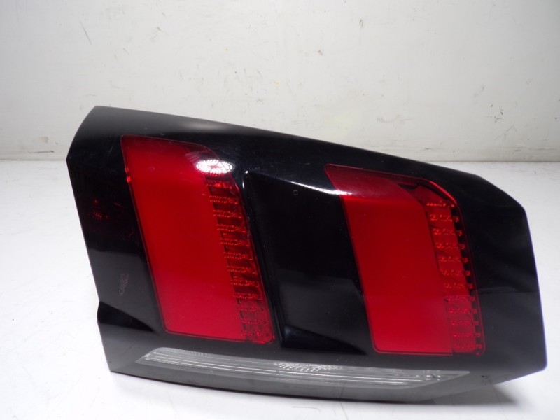 Recambio de piloto trasero izquierdo interior para peugeot 5008 1.2 12v e-thp referencia OEM IAM 9811027880 9811027880 